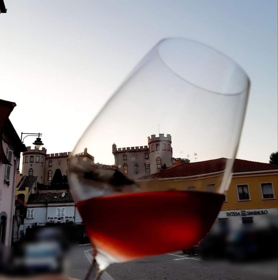 La Rocca Di Efisio Aparthotel Costigliole d’Asti Kültér fotó