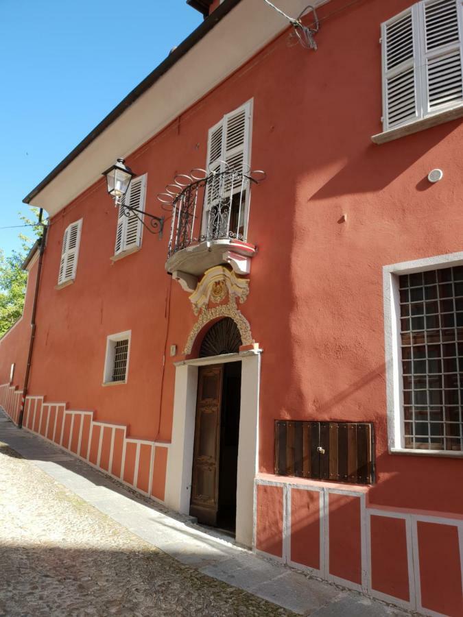 La Rocca Di Efisio Aparthotel Costigliole d’Asti Kültér fotó