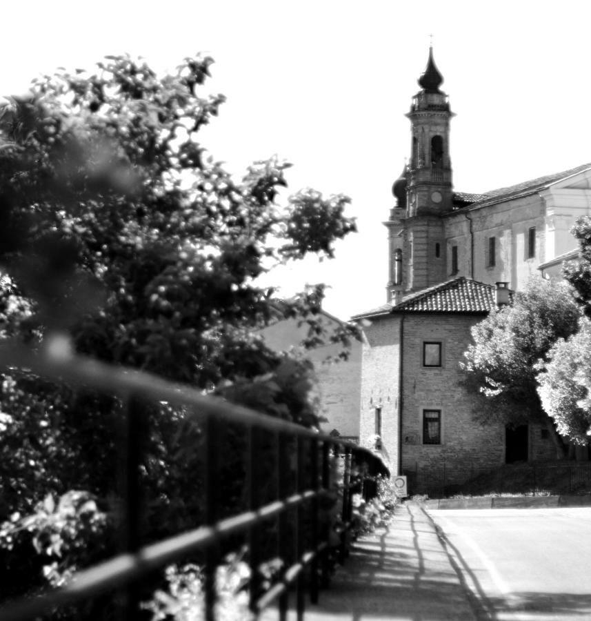 La Rocca Di Efisio Aparthotel Costigliole d’Asti Kültér fotó