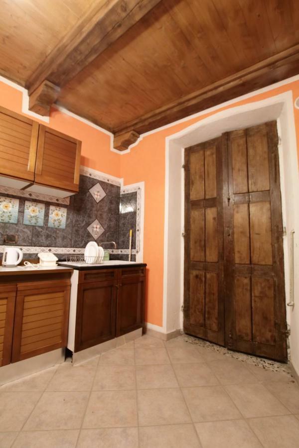 La Rocca Di Efisio Aparthotel Costigliole d’Asti Kültér fotó